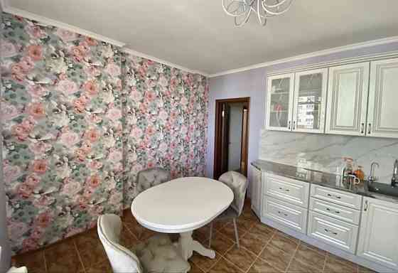 Продаж Квартира 2-кімнатна, 17/25 поверх на Пчілки Олени вул., д. 2-А Kiev