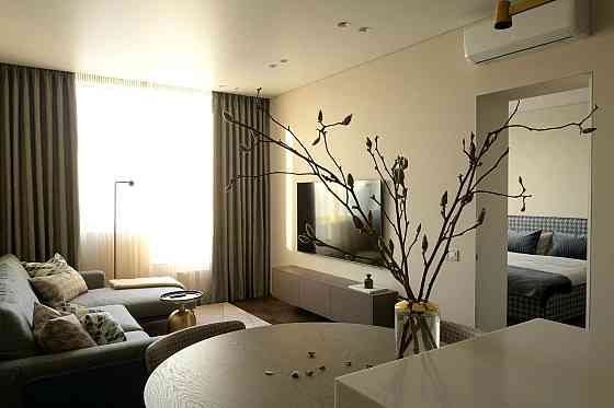 Продаж Квартира 2-кімнатна, 11/26 поверх на Михаила Бойчука вул., д. 41-Б Киев