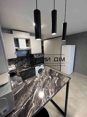 Оренда Квартира 1-кімнатна, 19/26 поверх на Бажана Николая просп. Киев