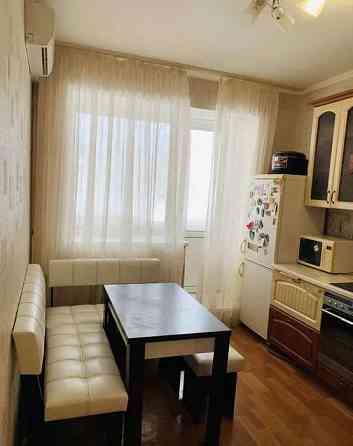 Оренда Квартира 1-кімнатна, 3/9 поверх на вул. Велика Васильківська, 132 Київ