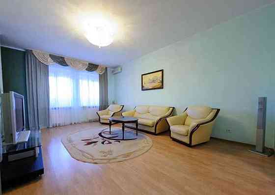 Оренда Квартира 3-кімнатна, 3/17 поверх на ул. Ковпака Киев