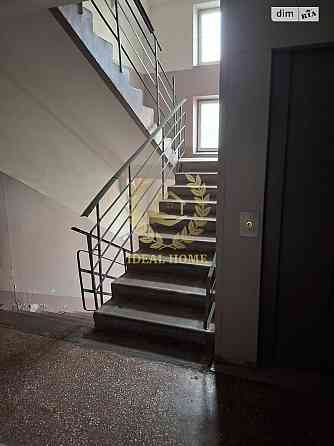 Продаж Квартира 2-кімнатна на Победы пл., 21 Киев