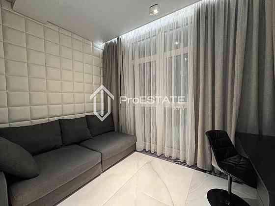 Продаж Квартира 4-кімнатна, 19/30 поверх на вул. Андрія Верхогляда Kiev