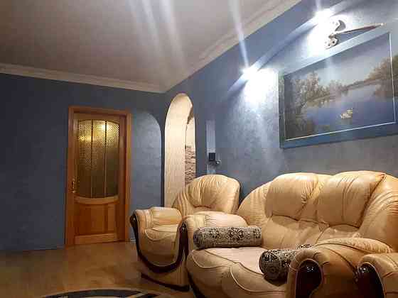 Продаж Квартира 3-кімнатна, 2/9 поверх на Крушельницкой, 6 Дніпро