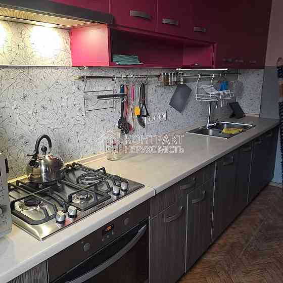 Продаж Квартира 3-кімнатна, 7/9 поверх на вул. Академіка Курчатова Харків