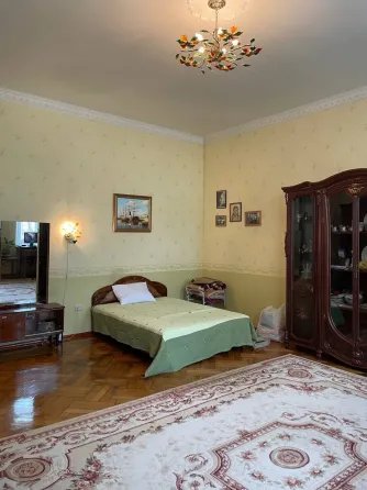 Продаж 5к Квартира 175 кв.м ул. Кузнечная Одеса