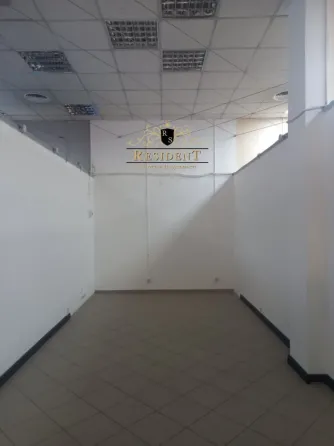 Rent Premises in the center. Cool traffic, neighbors with ATB and "Aurora" 12 kW of electricity. Dnipro