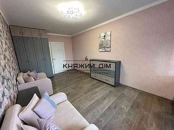 Продаж Квартира 3-кімнатна, 8/24 поверх на Осокорская ул. Киев