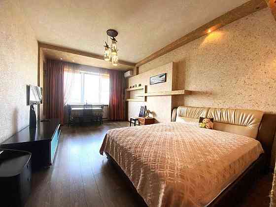 Продаж Квартира 1-кімнатна, 12/14 поверх на Володимира Івасюка вул., д. 6 Kiev