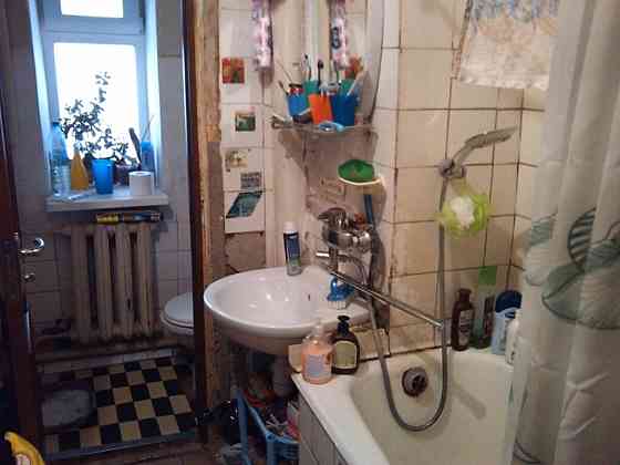 Продаж Квартира 3-кімнатна, 2/2 поверх на Марка Безручка вул., 21 Київ