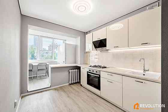 Оренда Квартира 2-кімнатна, 7/9 поверх на вул. Глібова, 2 Киев