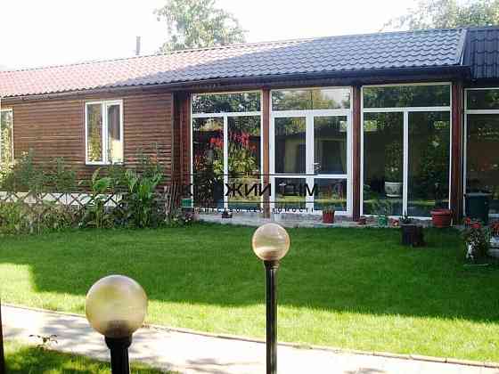 Оренда відмінного 3-х поверхового будинку на Русанівських Садах. № 139110 Київ