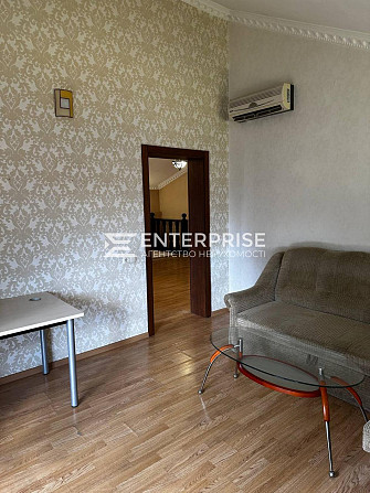 Продаж 3-поверховий  з ділянкою 5 сот 267.2 кв.м 6 кімн. на Продольна 1 вул. Київ - фото 8