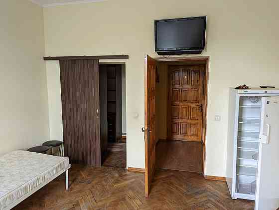 Продаж Квартира 6-кімнатна, 3/3 поверх на вул. Матейки Івано-Франківськ