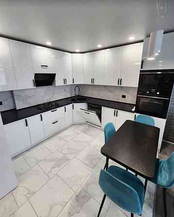 Продаж 3к квартири 85 кв. м на просп. Злуки Тернопіль