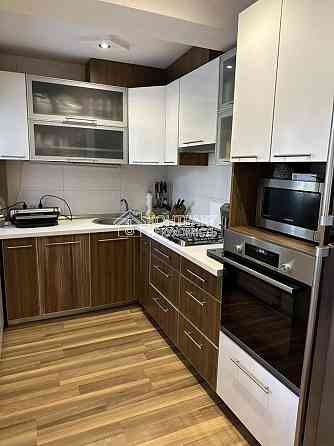 Продаж Квартира 4-кімнатна, 1/9 поверх на вул. Лева Ландау Харків