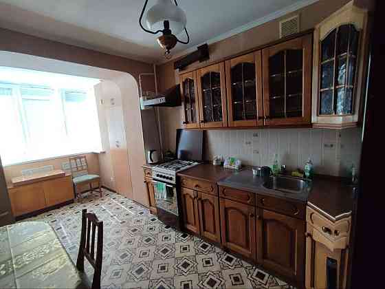 Оренда Квартира 2-кімнатна, 10/11 поверх на вул. Анни Ахматової, 7/15 Kiev