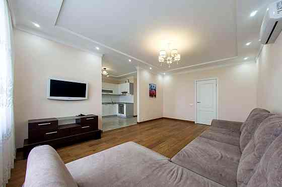 Продаж Квартира 3-кімнатна, 16/16 поверх на Берестейський вул., д. 71а Київ