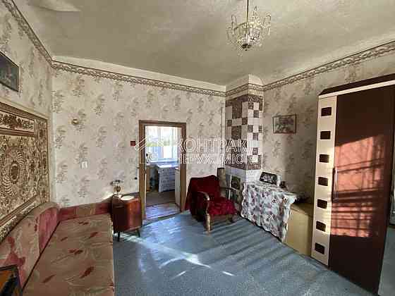 Продаж Квартира 5-кімнатна, 2/2 поверх на вул. Столярний Kharkiv