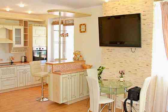 Оренда Квартира 1-кімнатна, 1/25 поверх на ул. Феодосийская, 1 Київ