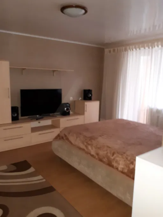 Оренда Квартира 1-кімнатна, 2/5 поверх на Є. Харченко, 43 а Киев