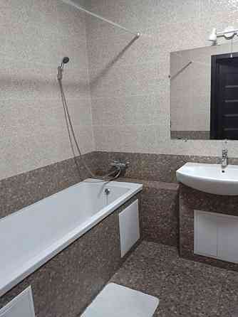 Оренда Квартира 1-кімнатна, 24/25 поверх на Драгоманова ул., 2а Kiev