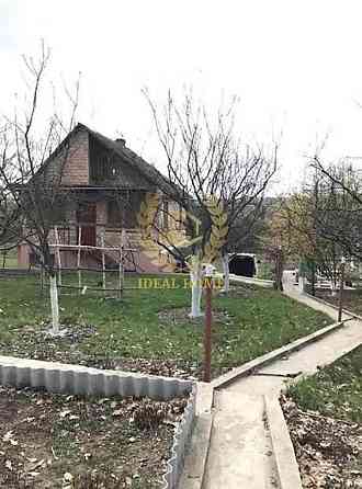 Продам 3х поверховий цегляний будинок Фастівський р-н, ст. Триліси 