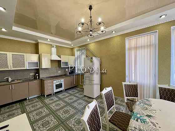 Продаж Будинок 2-кімнатний на Ділова вул., 4 Київ