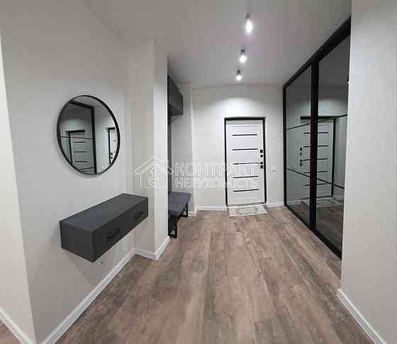 Продаж Квартира 3-кімнатна, 14/14 поверх на вул. Героїв Харкова Харків