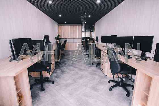 Оренда офісне приміщення на Срібнокільська вул., 1 приміщень - 14, поверх - 28/28 Київ