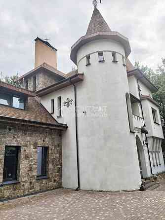 Оренда Будинок 6-кімнатний на вул. Дебютна Харків