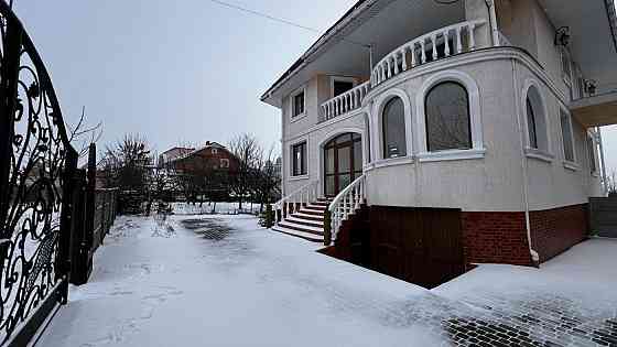 Оренда будинку 3 поверхи — Барвінського 