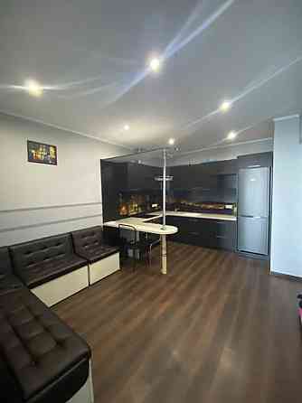 Оренда Квартира 2-кімнатна, 32/33 поверх на Харьковське шоссе, 19 Київ