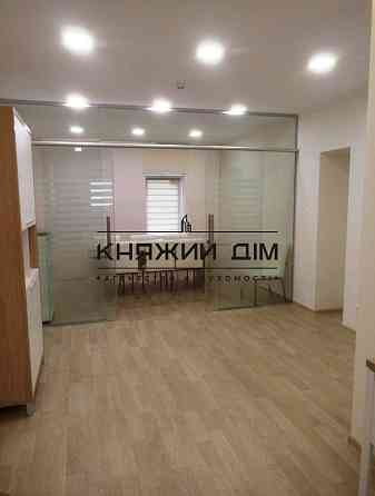 Оренда офісне приміщення на вул. Печенежская ул./Печенізька поверх - 1/10 Київ
