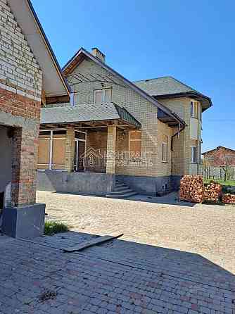 Продаж Будинок 5-кімнатний на вул. Колосиста Харьков