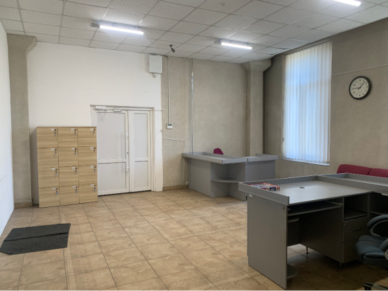 Здається Торгово-офісний центр площа 700 кв.м 2-й поверх Львів Промислова 50/52 Львів