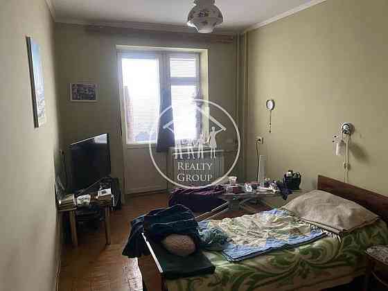 Продаж Квартира 3-кімнатна, 2/9 поверх на Околична вул., 18 Львів