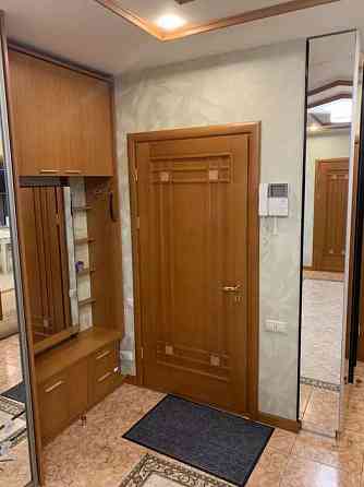 Оренда Квартира 2-кімнатна, 3/9 поверх на Салютна, 1-б Київ