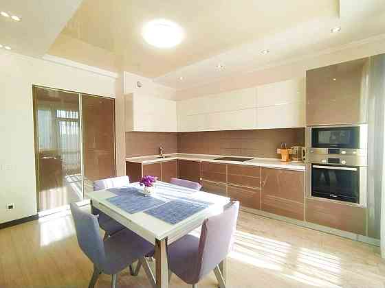 Продаж Квартира 3-кімнатна, 8/15 поверх на Юлії Здановської вул., д. 73-79 Київ