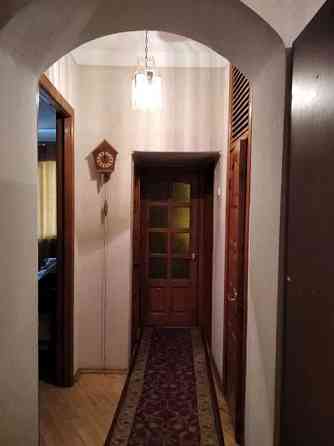 Оренда Квартира 3-кімнатна, 4/5 поверх на ул. Белорусская Kiev