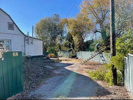 Продаж Будинок 4-кімнатний на Новоселка ул., 3 