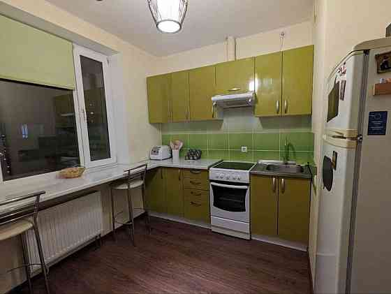 Оренда Квартира 1-кімнатна, 14/25 поверх на Драгоманова ул., 6/1 Київ