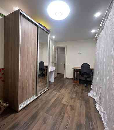 Продаж Квартира 2-кімнатна, 2/5 поверх на Автостроя ул., 8 Днепр