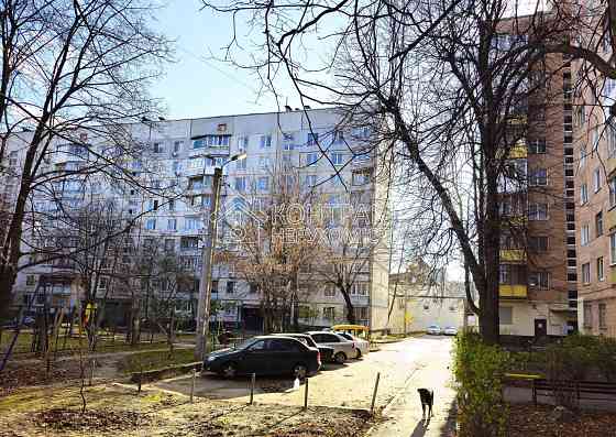 Продаж Квартира 4-кімнатна, 3/9 поверх на вул. Дерев'янка Kharkiv