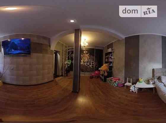 Продаж приміщення вільного призначення на Симона Петлюри поверх - 1/2 Вінниця