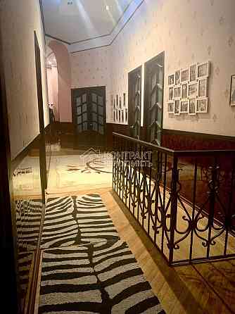 Продаж Квартира 5-кімнатна, 1/3 поверх на вул. Маршала Бажанова Kharkiv