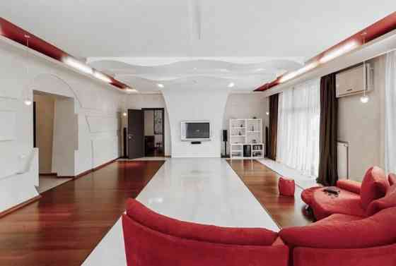 Оренда Квартира 4-кімнатна, 3/7 поверх на Уютная ул., 13 Одеса