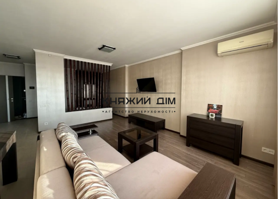 Оренда Квартира 1-кімнатна, 21/25 поверх на Ревуцкого ул. Киев