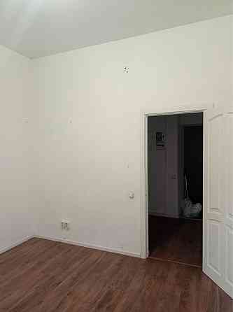 Продаж Квартира 2-кімнатна, 3/3 поверх на Басейна вул., д. 9 Київ