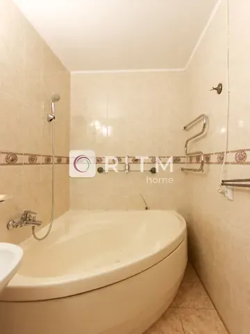 Продаж 3к Квартира 65 кв.м Ветеранів вулиця 13 Луцьк - фото 1